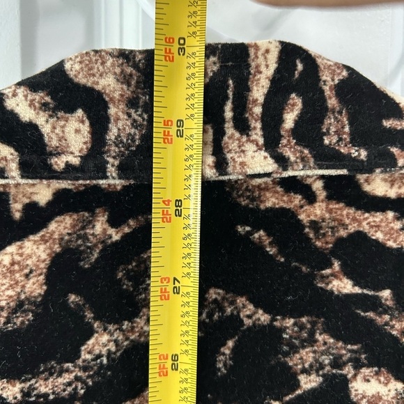 Women's Tiger Print Tunic Blouse Size 1X Animal Casual Mature Preppy Festive - Picture 5 of 6